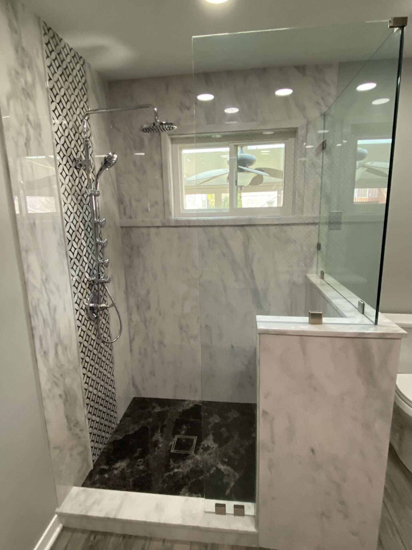 Cultured Marble Shower with Tyvarian. No Grout, Easy Maintenance. No mold or mildew. AMI manufactures and fabricates easy care bathrooms in Canton, Ohio.